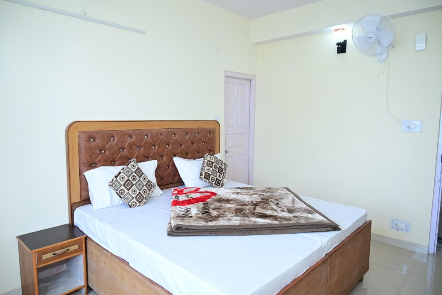 Krishna B&B Near Mall Road 심라 외부 사진