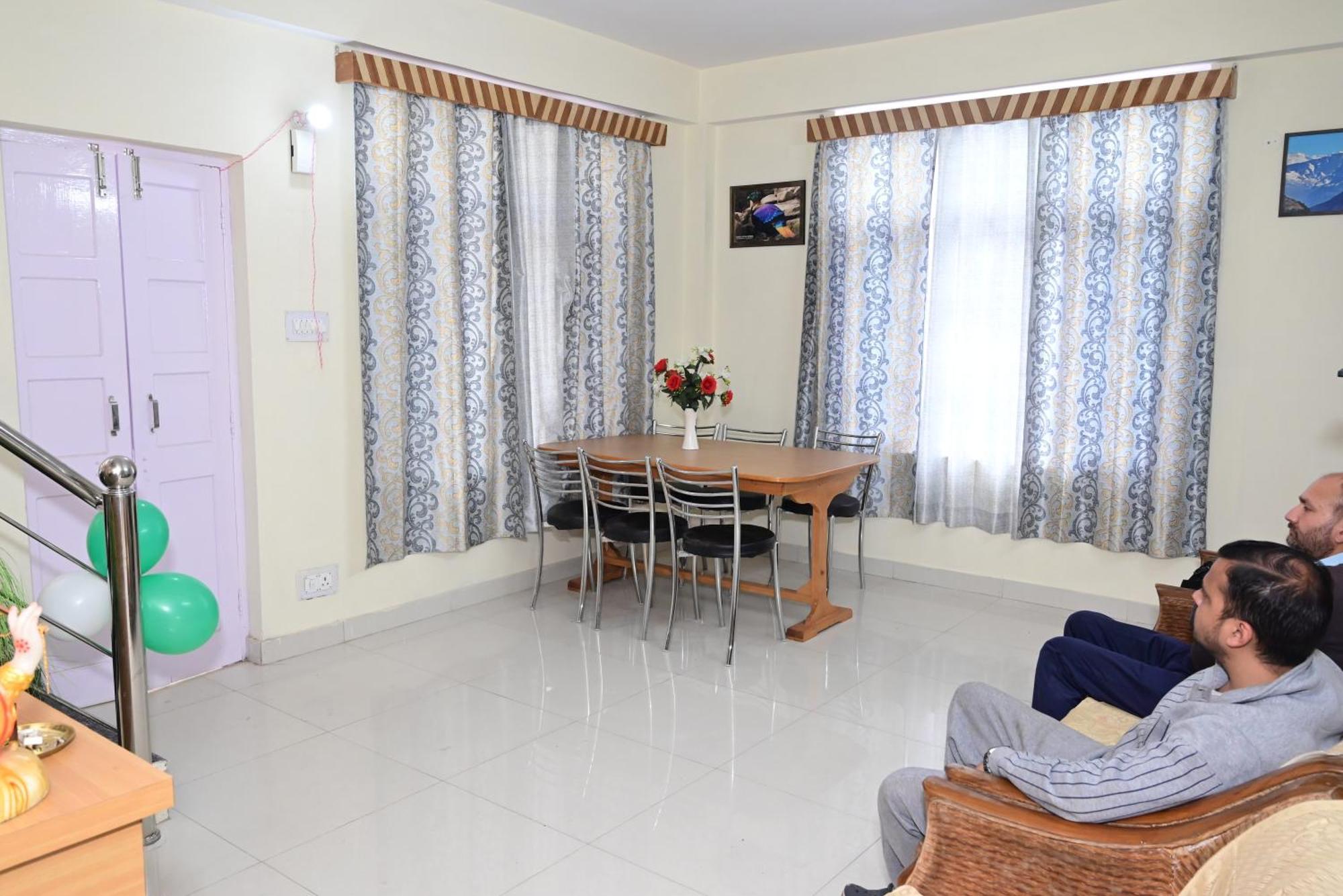 Krishna B&B Near Mall Road 심라 외부 사진
