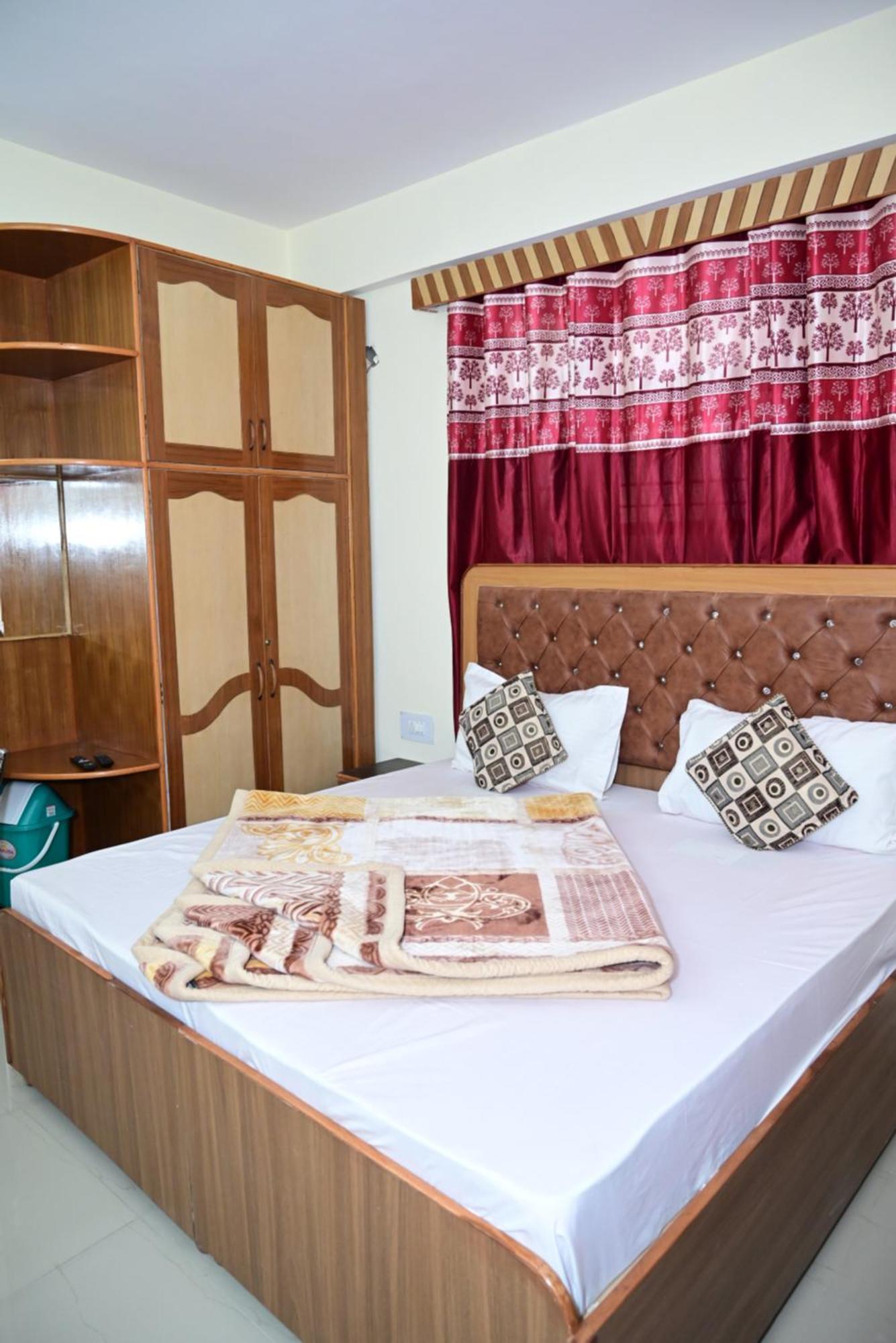 Krishna B&B Near Mall Road 심라 외부 사진