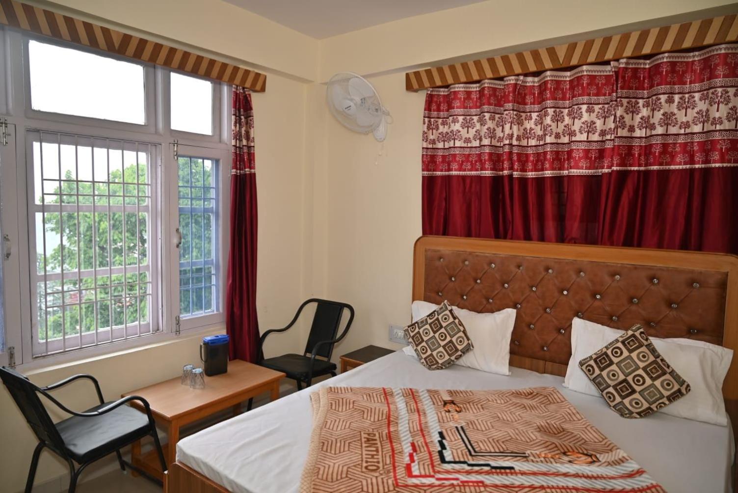 Krishna B&B Near Mall Road 심라 외부 사진